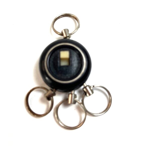 Vintage Retractable Key Holder With Four Metal Rings A466 - Picture 1 of 5